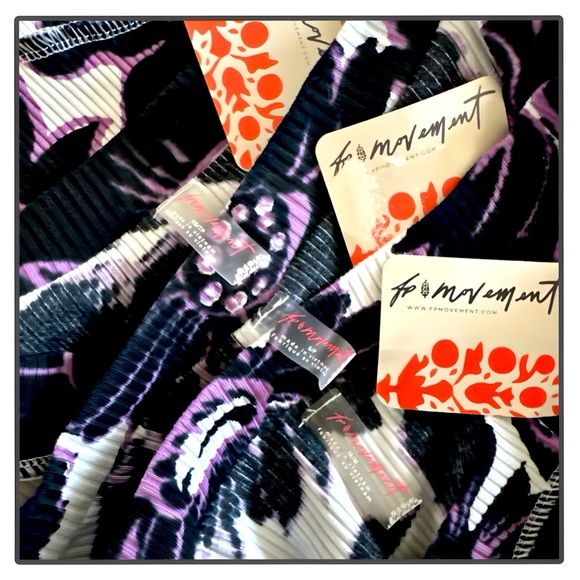 NWT Free People Movement Rally Printed Layer Top - Picture 14 of 15